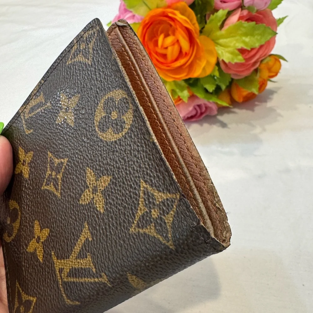 Authentic Louis Vuitton men’s wallet - Picture 3 of 12